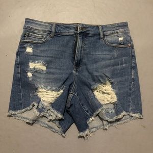 Judy Blue distressed  denim short